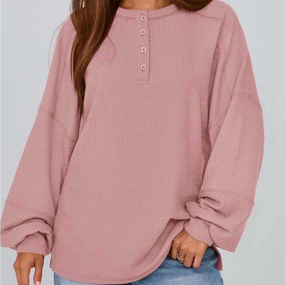 NWT Woman’s Long Sleeve Crew Neck Knit Shirt